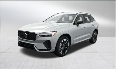 2026 Volvo XC60 Plus Dark