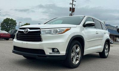 2016 Toyota Highlander Base