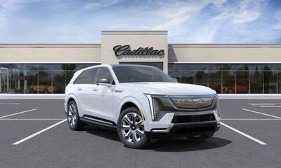 2025 Cadillac Escalade IQ LUX 2
