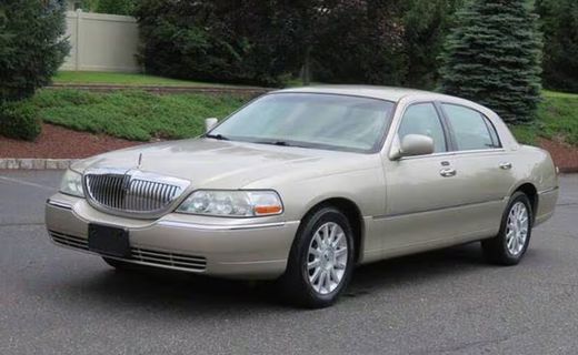 2007 Lincoln Town CAR Signature