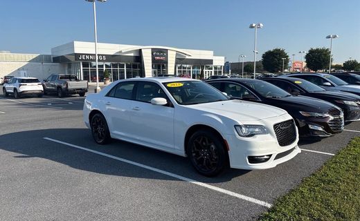 2023 Chrysler 300 Touring L