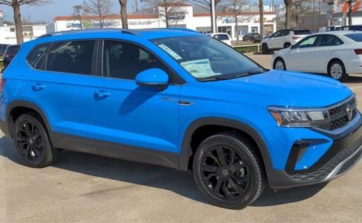 2023 Volkswagen Taos SE W Sunroof