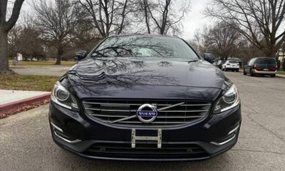 2017 Volvo V60 Platinum