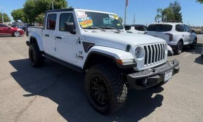 2021 Jeep Gladiator Sport