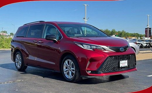 2022 Toyota Sienna XSE