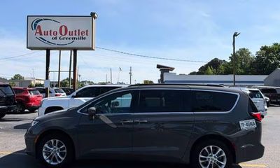 2022 Chrysler Pacifica Touring