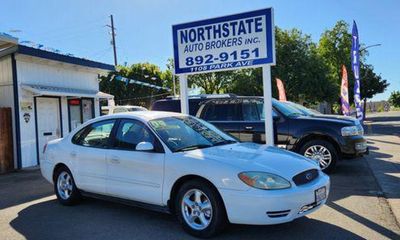2004 Ford Taurus SE