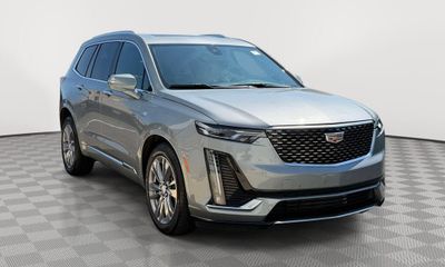 2025 Cadillac XT6 Premium Luxury