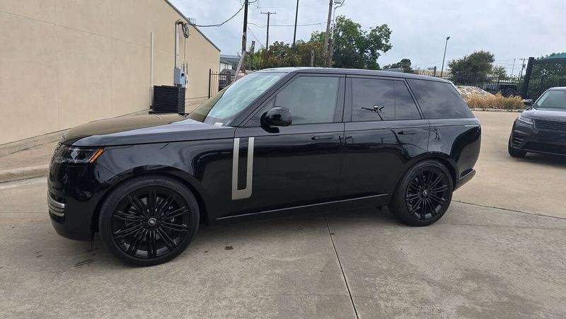 2025 Land Rover Range Rover — a typically priced live listing