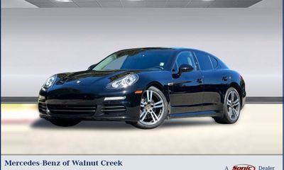 2014 Porsche Panamera Base 4