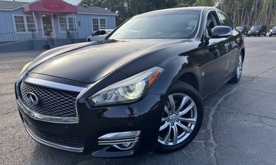 2017 Infiniti Q70 3 7