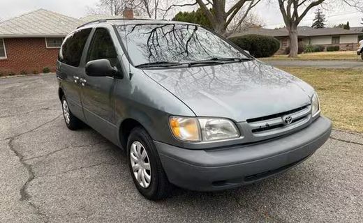 1999 Toyota Sienna