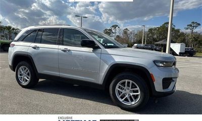 2025 Jeep Grand Cherokee Laredo Altitude