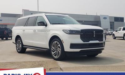 2027 Lincoln Navigator Premiere