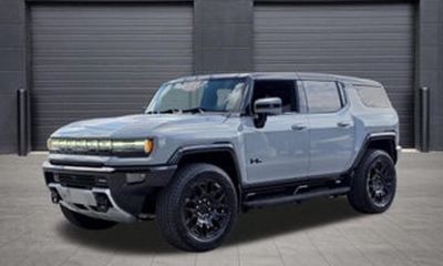 2025 GMC Hummer EV SUV 2X