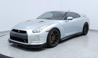 2015 Nissan GT-R Premium