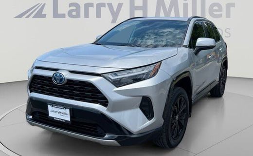 2022 Toyota RAV4 SE