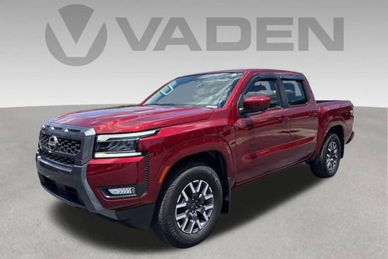 2025 Nissan Frontier — a typically priced live listing