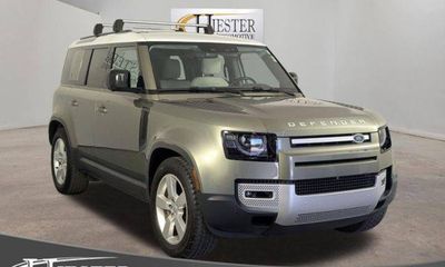 2023 Land Rover Defender 110 SE