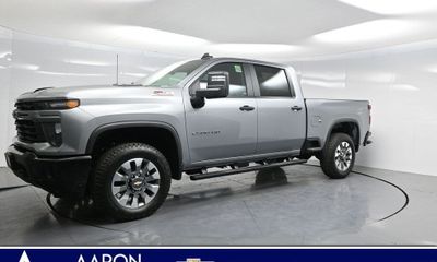 2026 Chevrolet Silverado HD Custom