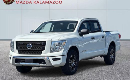 2022 Nissan Titan SV