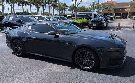 2025 Ford Mustang Dark Horse