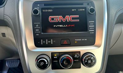 2016 GMC Acadia SLE 2