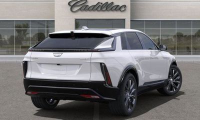 2024 Cadillac Lyriq Sport 3