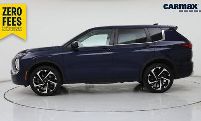 2023 Mitsubishi Outlander SE Black Edition