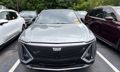 2024 Cadillac Lyriq Sport 1