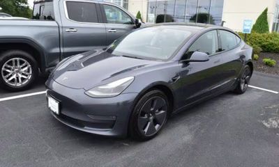 2022 Tesla Model 3 Long Range