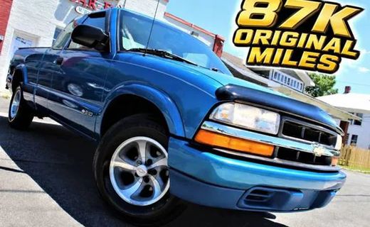 2001 Chevrolet S-10 Pickup