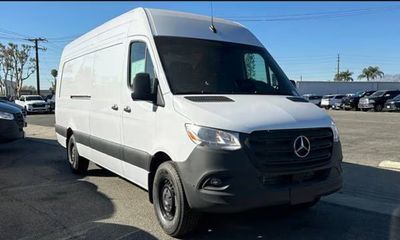 2025 Mercedes-Benz Sprinter 907 VS30