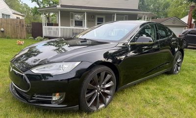 2013 Tesla Model S W DC Fast