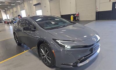 2025 Toyota Prius XLE