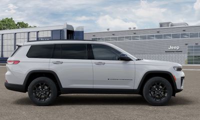 2026 Jeep Grand Cherokee L Base Laredo