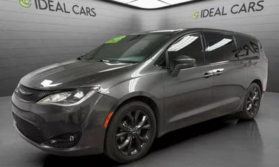 2020 Chrysler Pacifica Touring