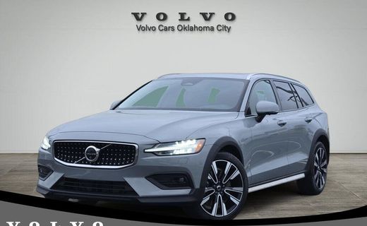 2025 Volvo V60CC Ultra