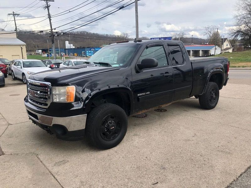 2013 Gmc Sierra 2500hd — a typically priced live listing