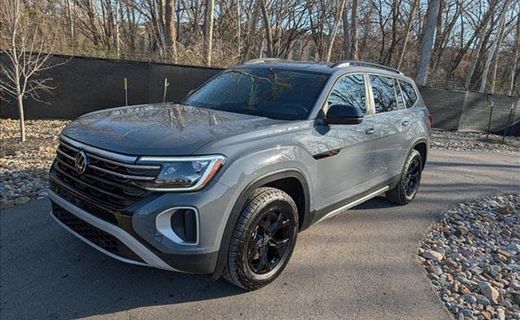 2025 Volkswagen Atlas 4MOTION Peak Edition