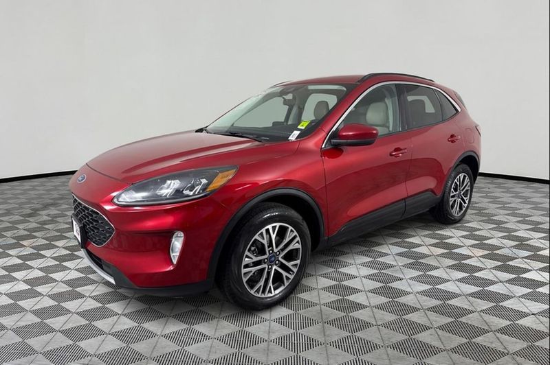 2021 Ford Escape — a typically priced live listing
