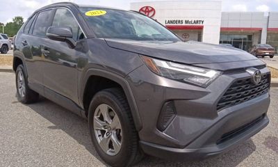 2024 Toyota RAV4 XLE