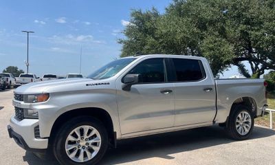 2020 Chevrolet Silverado Custom