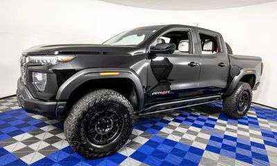 2024 GMC Canyon AT4X