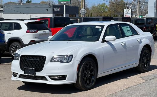 2023 Chrysler 300 Touring L