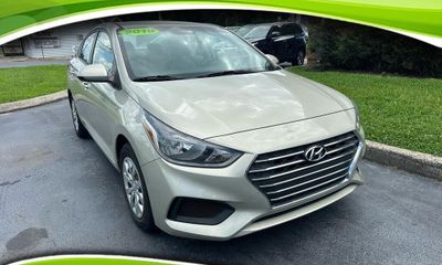 2019 Hyundai Accent SE AND SEL