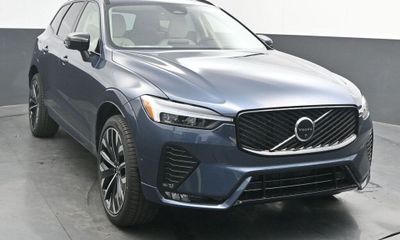 2026 Volvo XC60 Ultra Dark