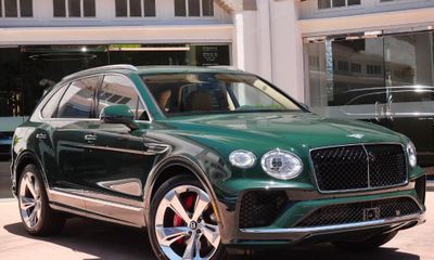 2026 Bentley Bentayga Hybrid