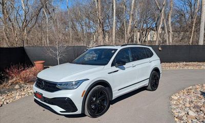 2023 Volkswagen Tiguan 4Motion SE R