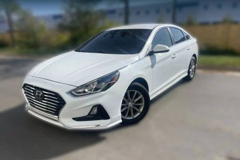 2019 Hyundai Sonata — a typically priced live listing
